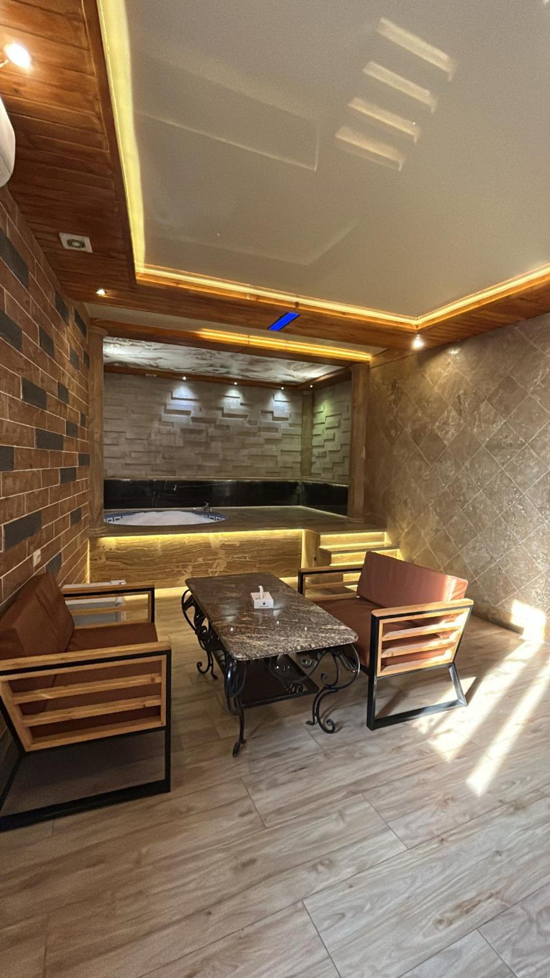 Aleppo Hotel Yerevan Bagian luar foto