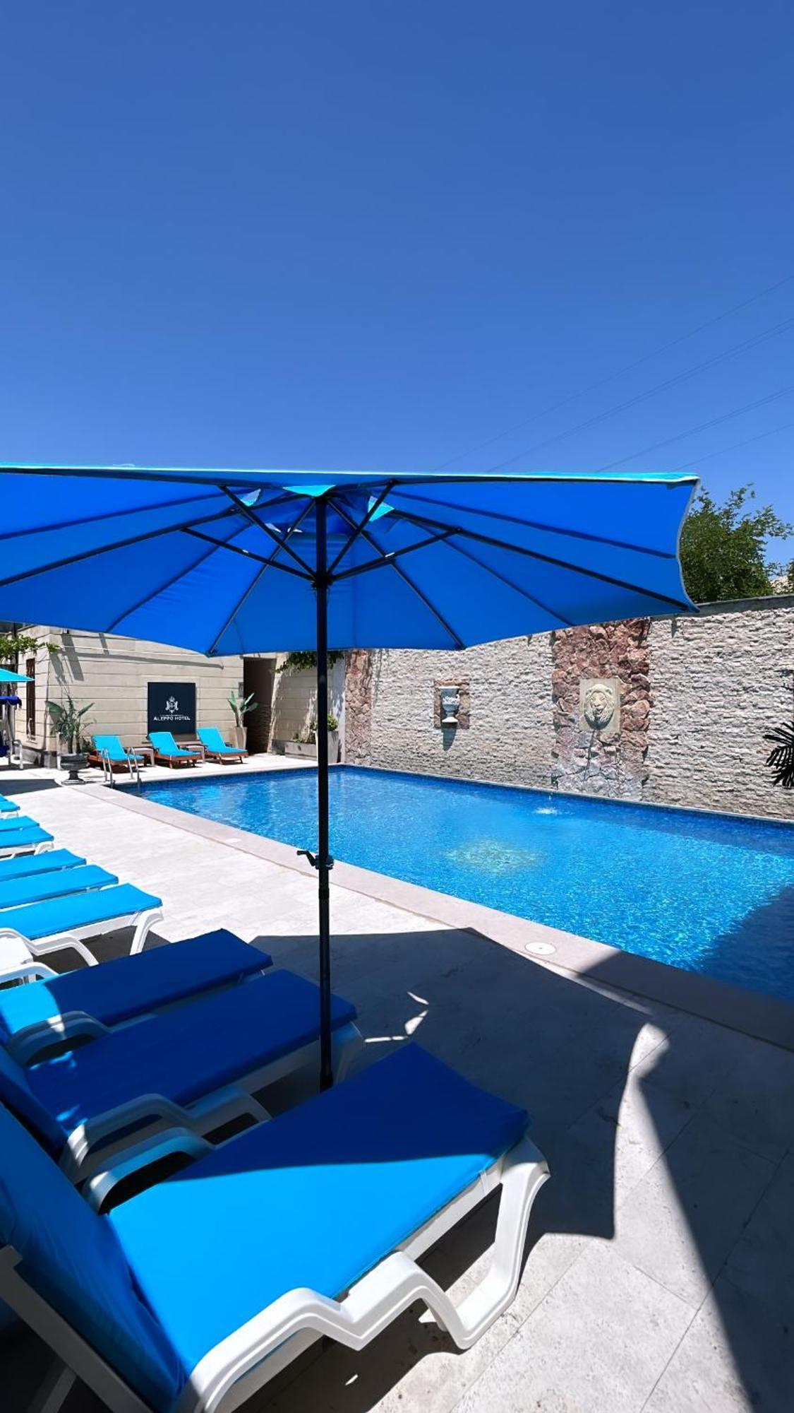 Aleppo Hotel Yerevan Bagian luar foto