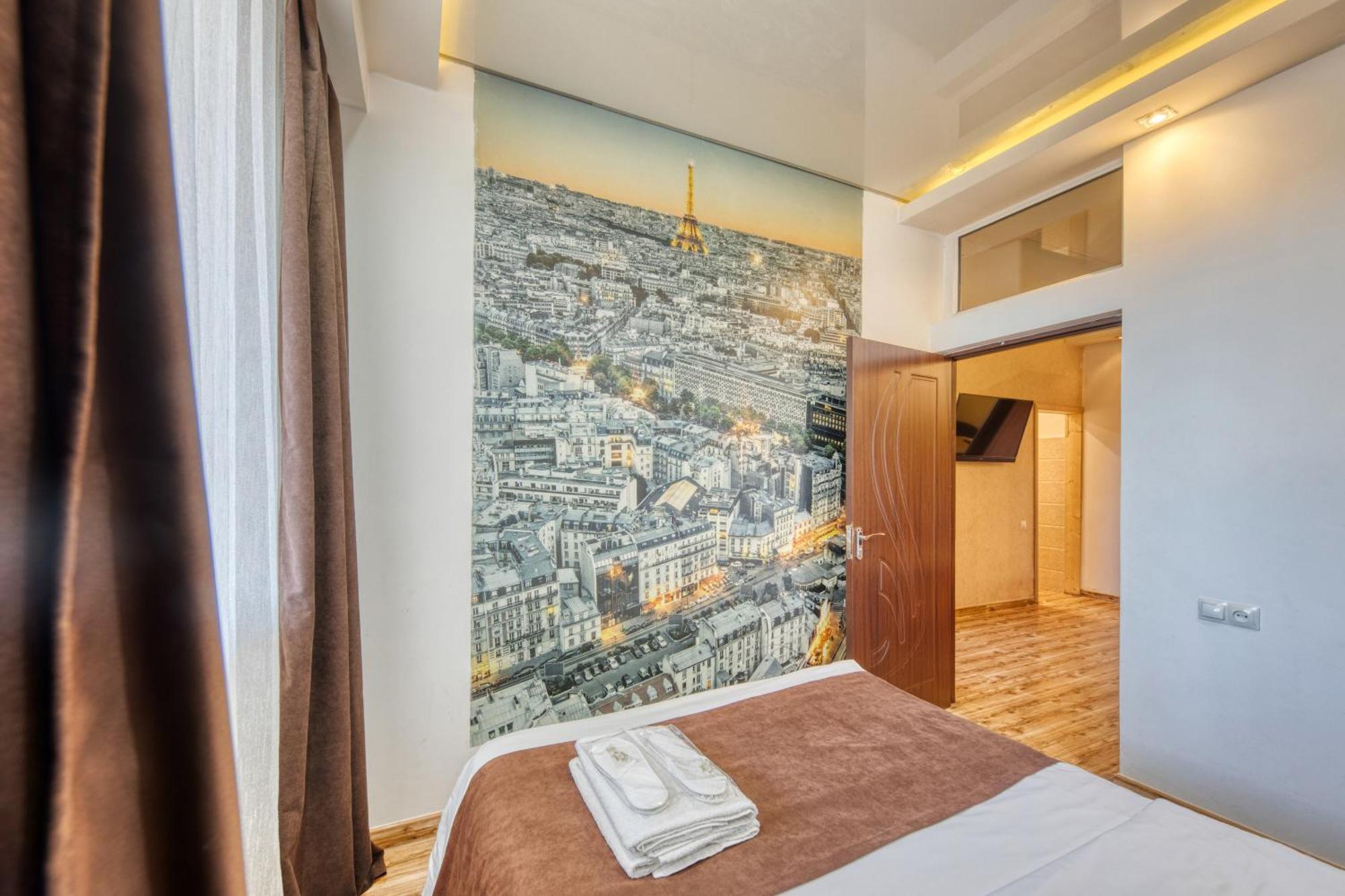 Aleppo Hotel Yerevan Bagian luar foto