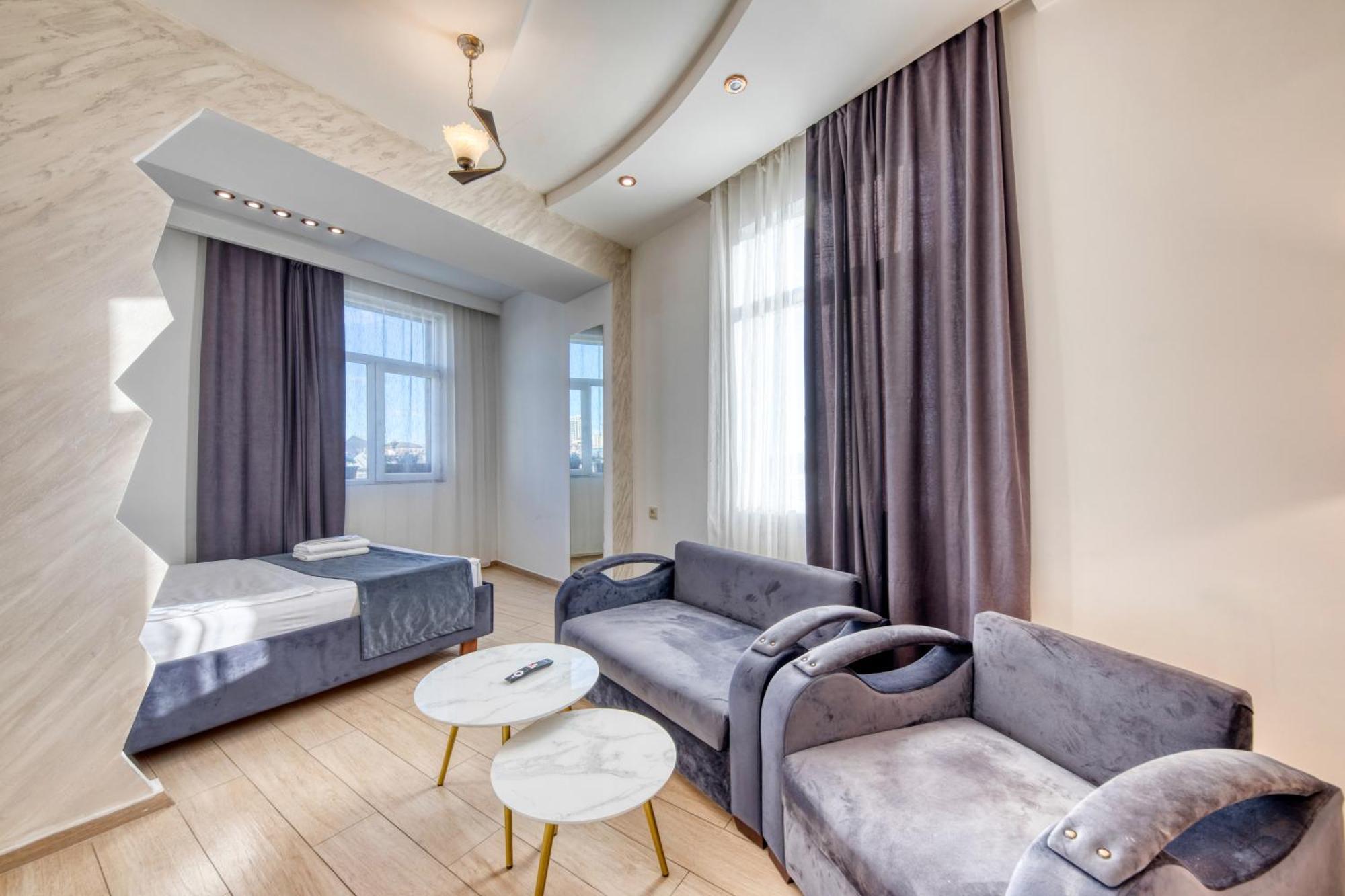 Aleppo Hotel Yerevan Bagian luar foto