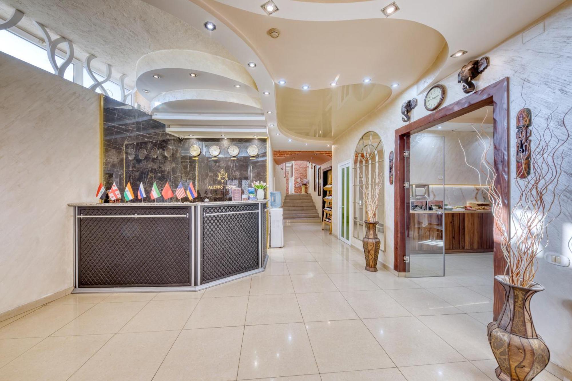 Aleppo Hotel Yerevan Bagian luar foto
