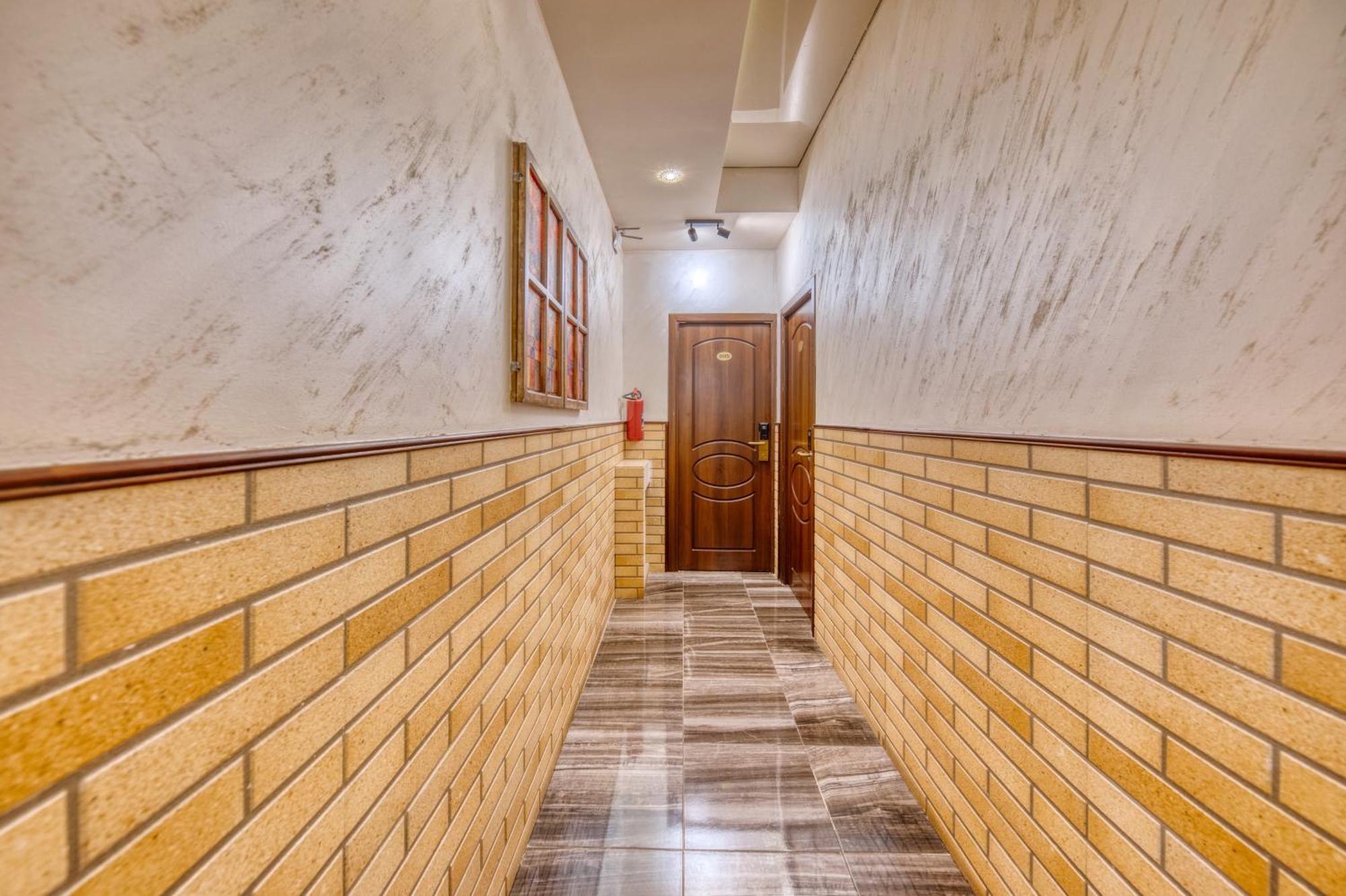 Aleppo Hotel Yerevan Bagian luar foto