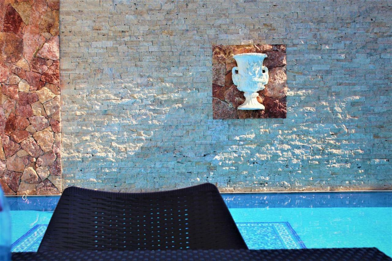 Aleppo Hotel Yerevan Bagian luar foto